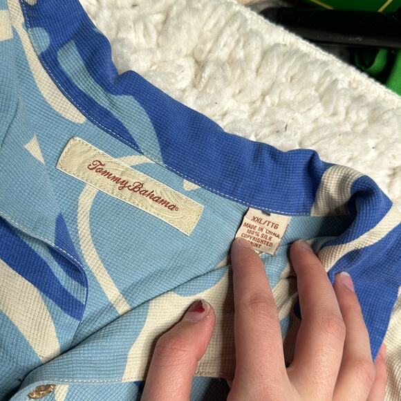 Tommy Bahama 100% Silk Blue Hawaiian Floral Button Down TShirt Lightweight B19 - Picture 3 of 8
